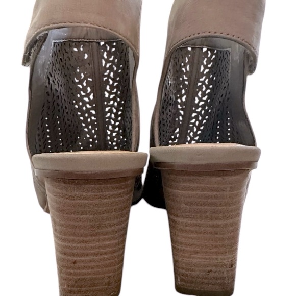 Vince Camuto Peep Toe Booties - Size 9 - Picture 7 of 10